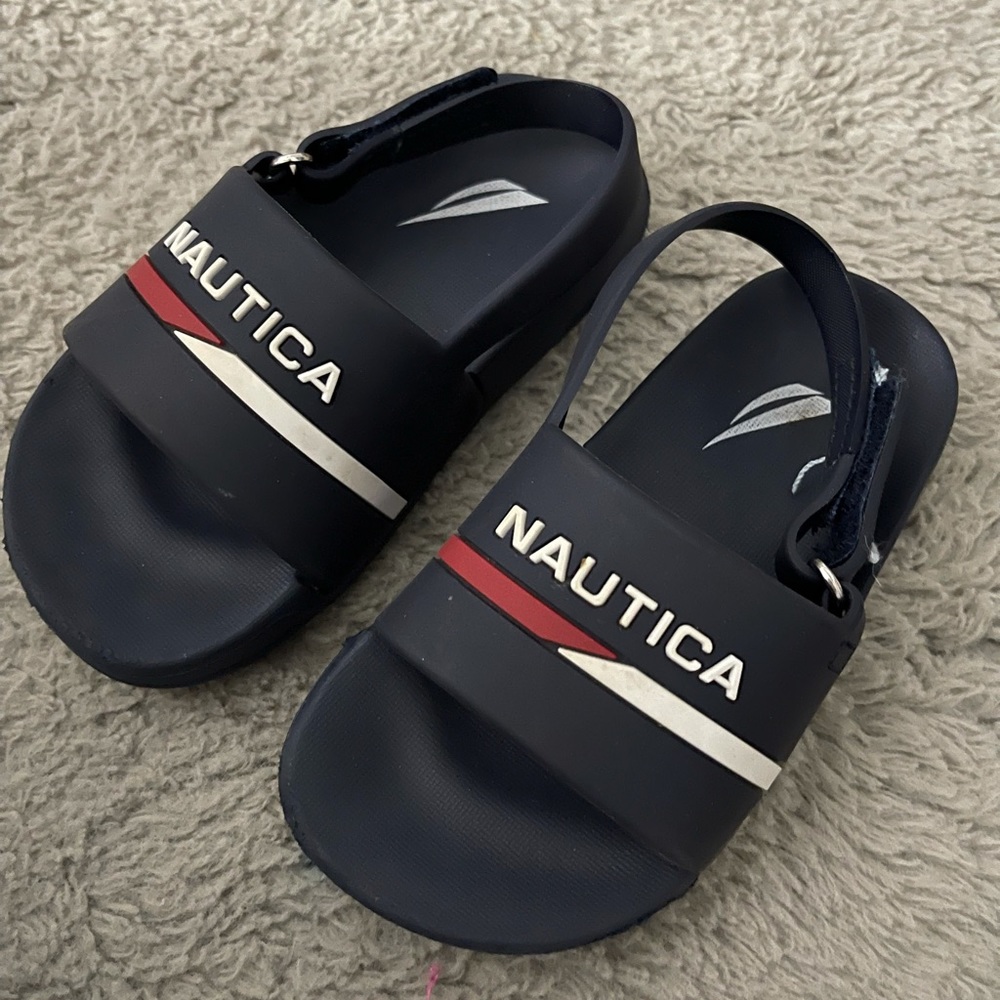 Kids size 7 nautica slides